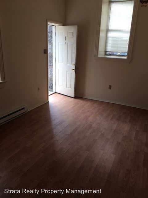 202 N Potomac St - Photo 3 of 12