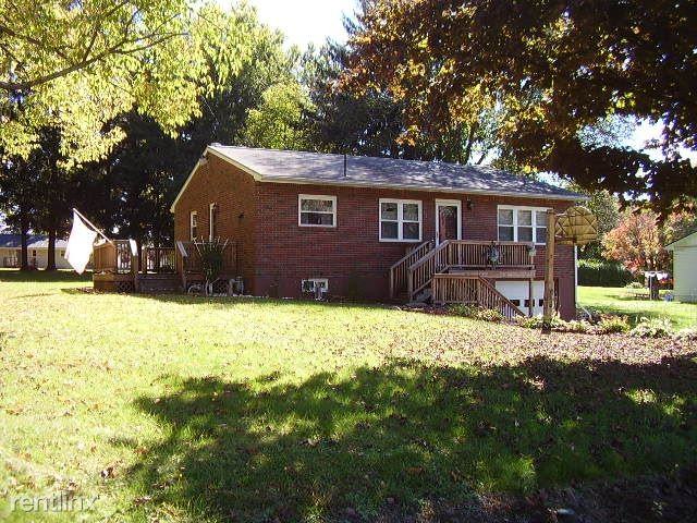 11190 Shaw Ave - Photo 2 of 2