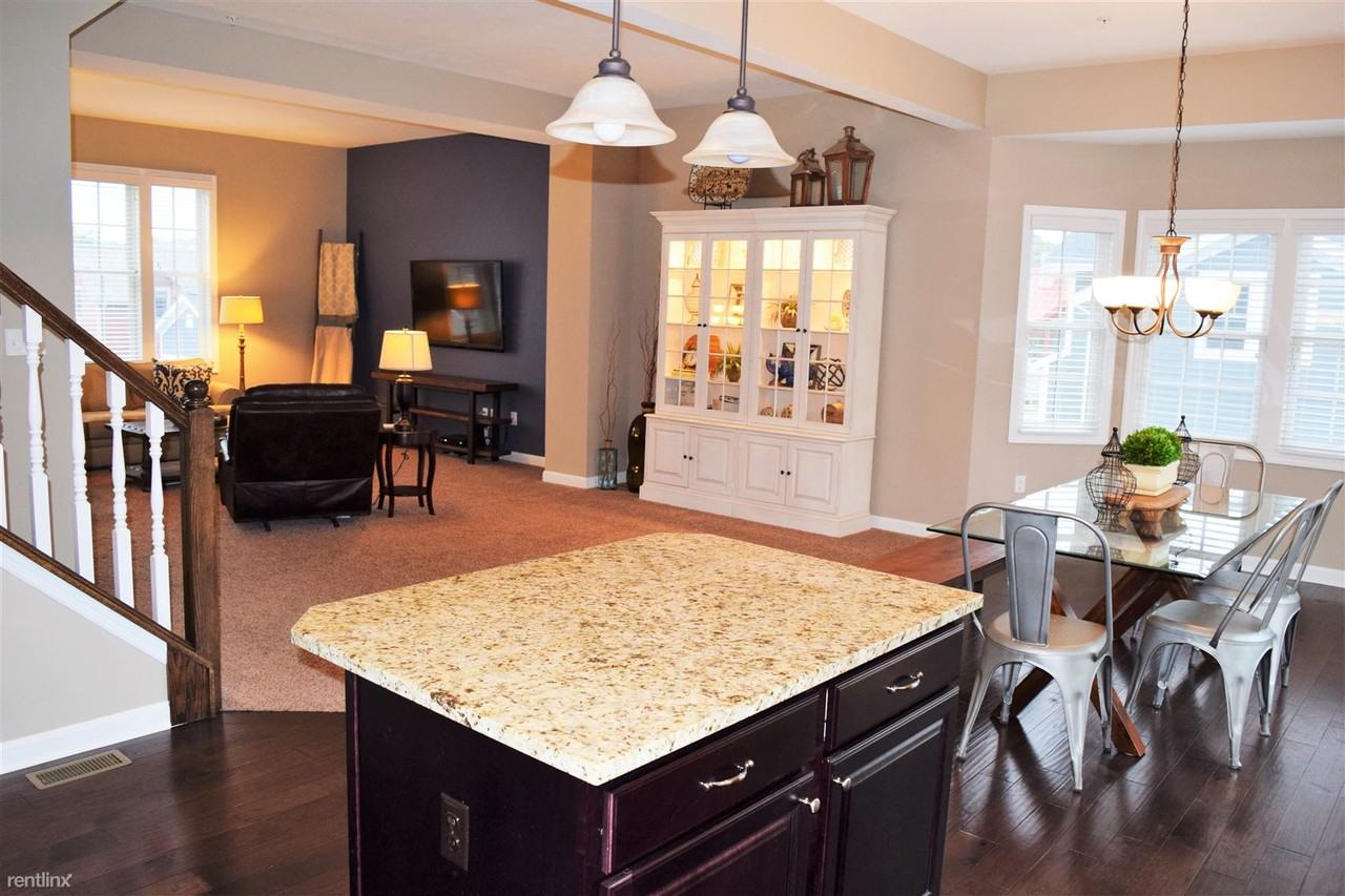 301 Osona Ln - Photo 3 of 11