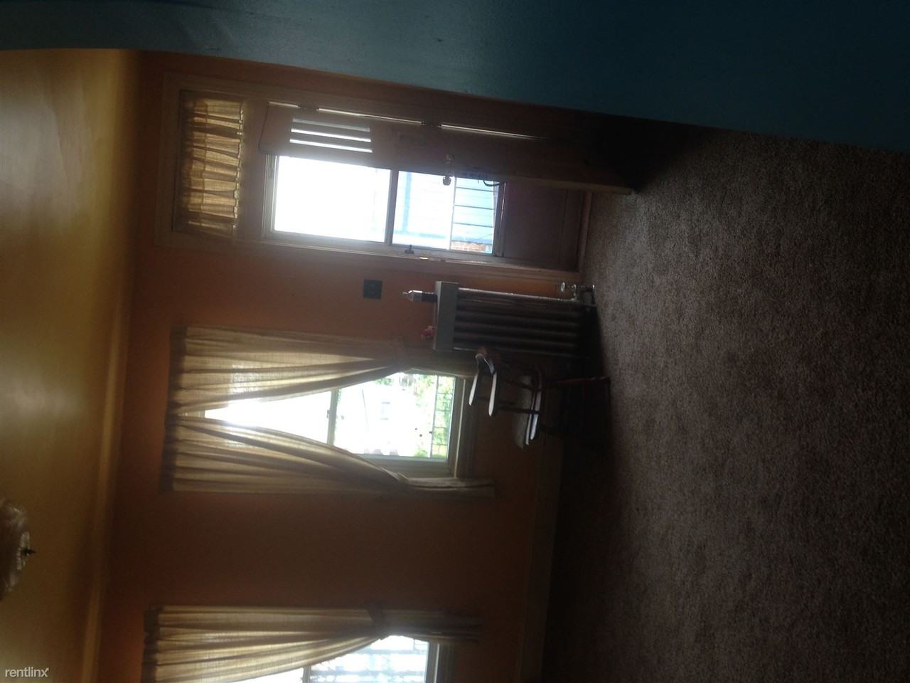 412 Fairview St - Photo 2 of 10