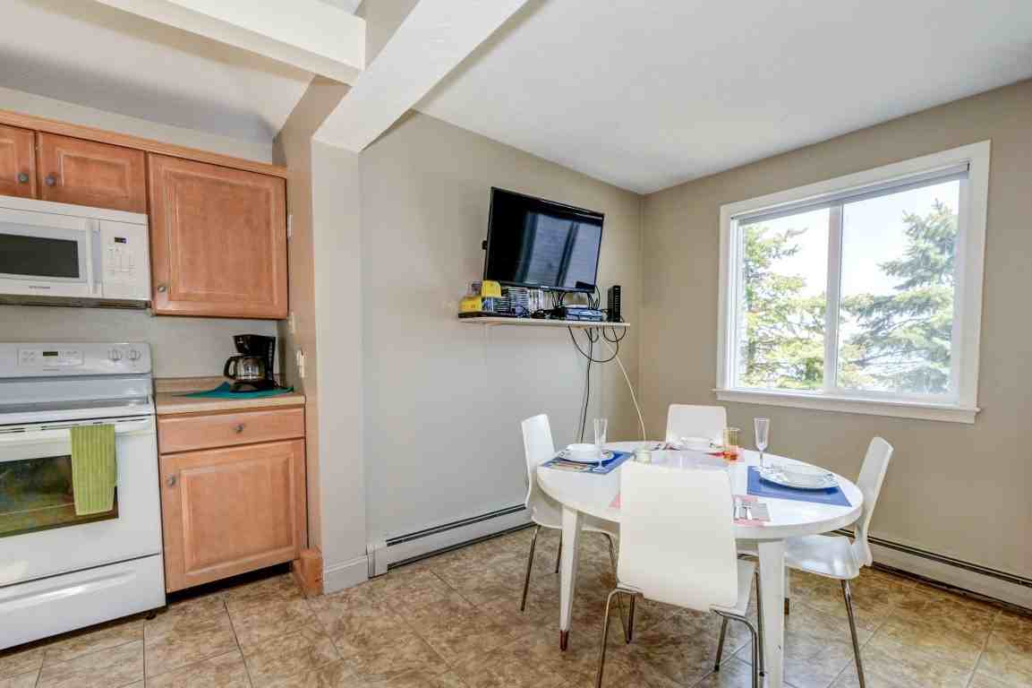 22 Cove Street - Photo 3 of 10