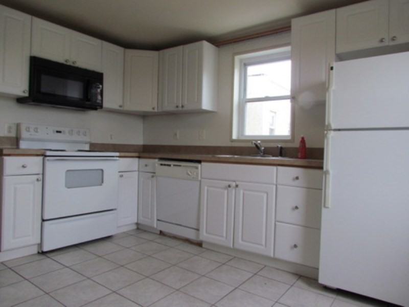 657 N 37th St - Photo 3 of 3