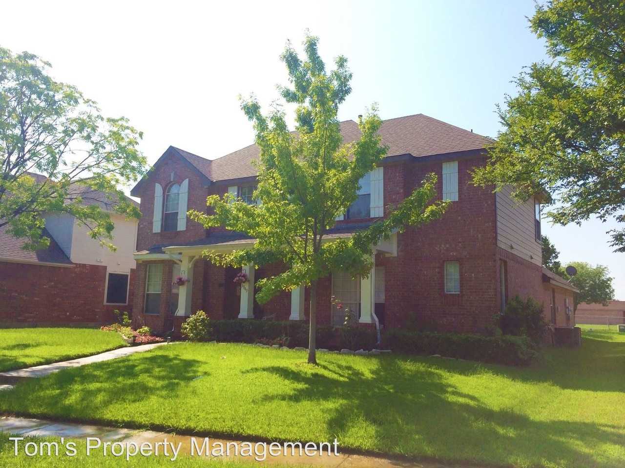 3949 Oakmont Dr - Photo 3 of 27