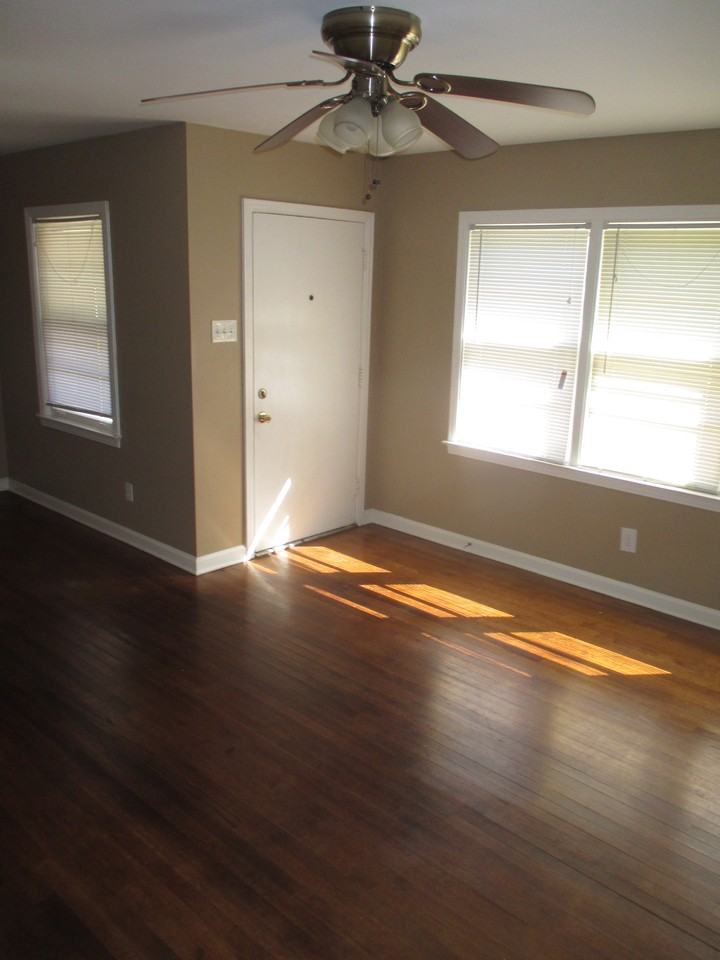 1657 Welsh Rd - Photo 3 of 8