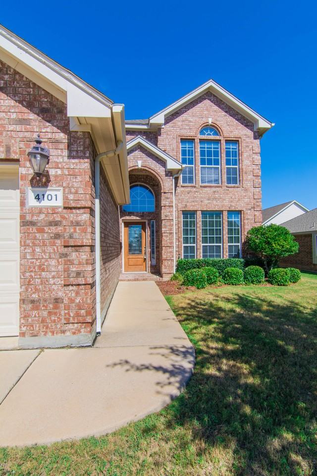 4101 Wyndham Dr - Photo 3 of 25