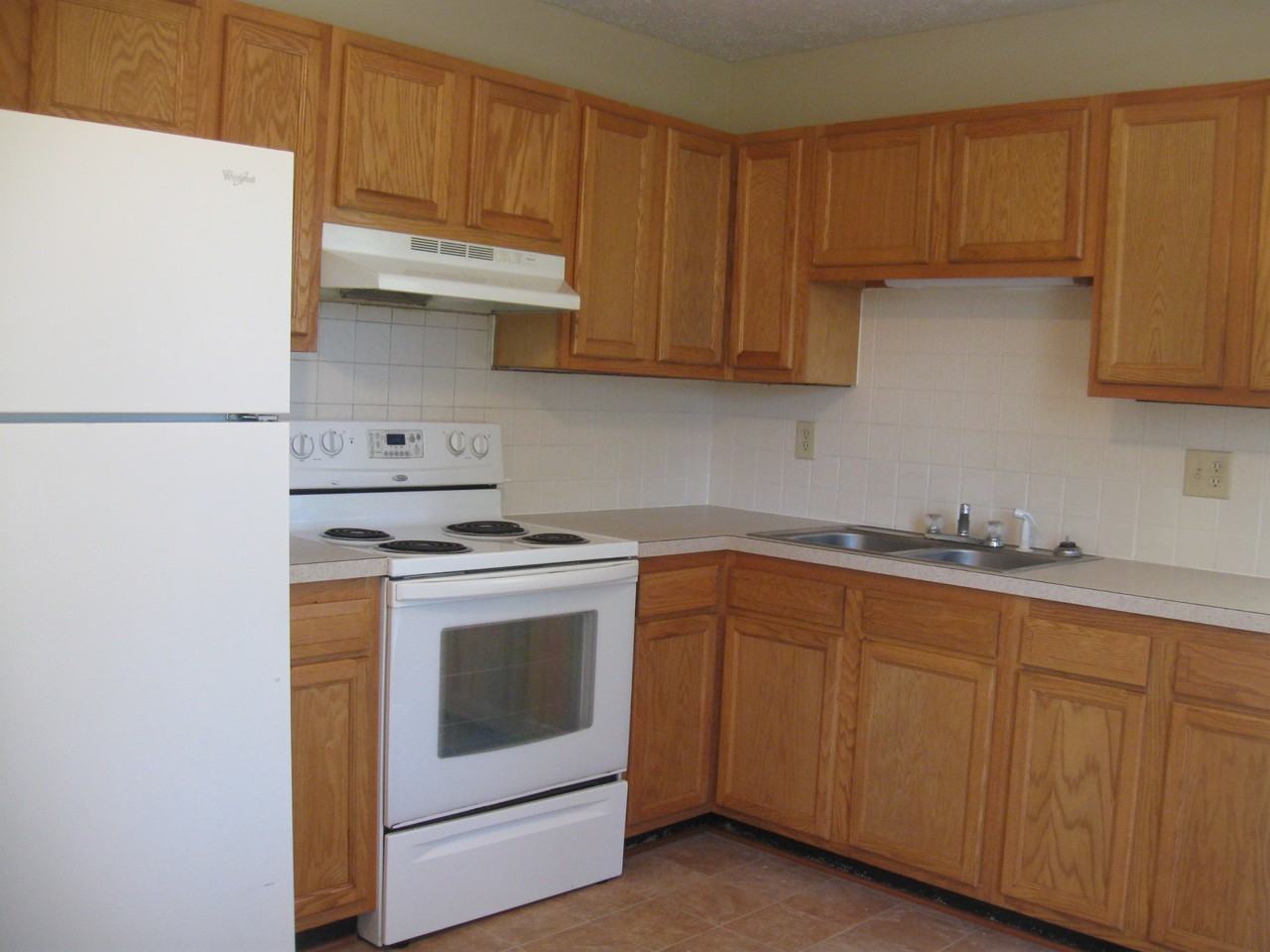 9643 Roys Ln - Photo 2 of 15