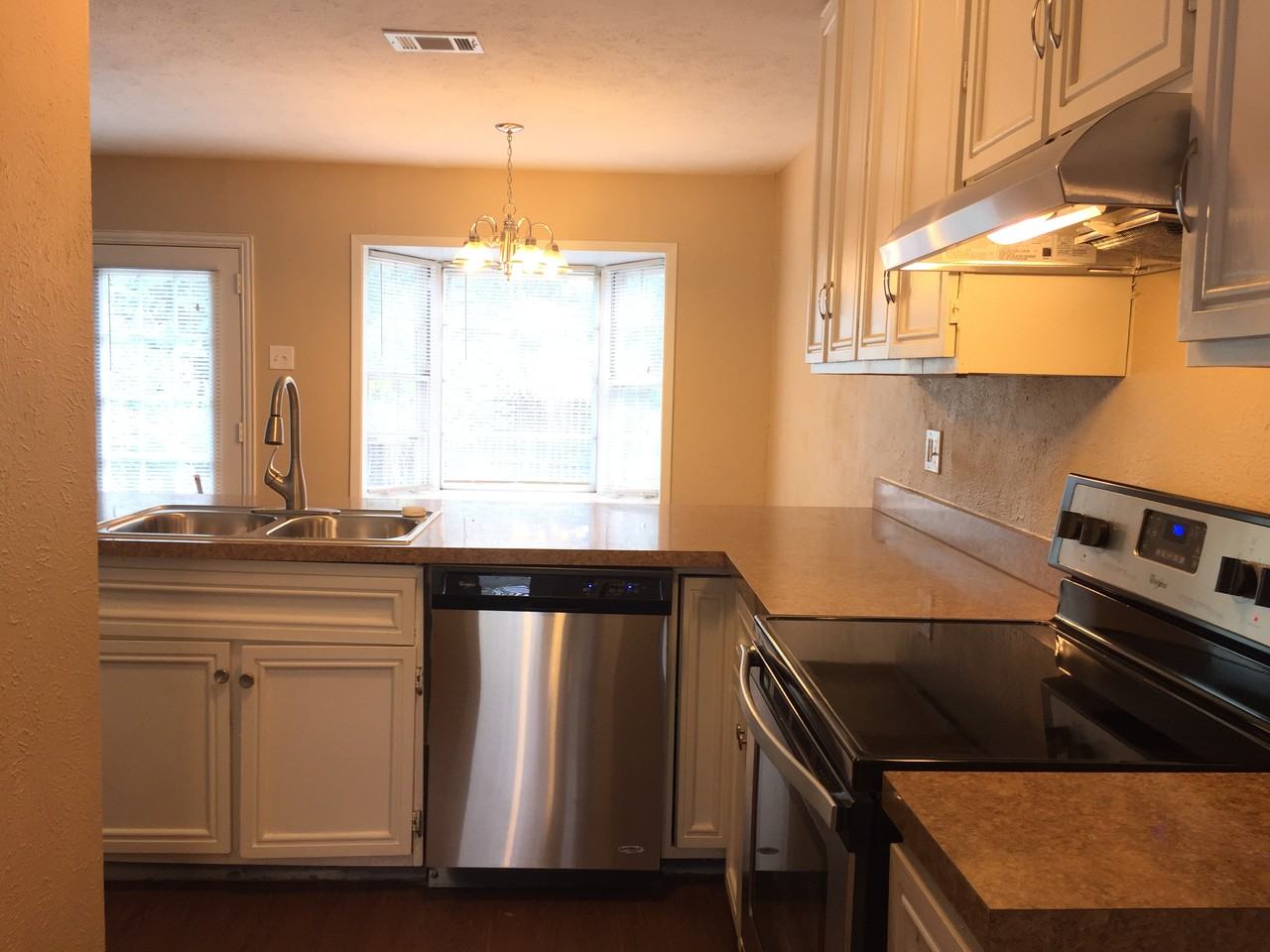 938 Hudson Dr - Photo 3 of 20