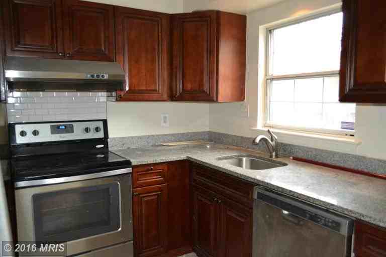 1309 Kent Ave - Photo 2 of 14