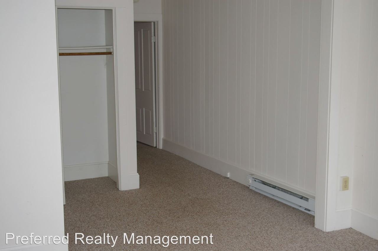 236 S Market St - Photo 3 of 5