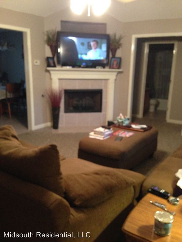 222 Kings Dr - Photo 2 of 3