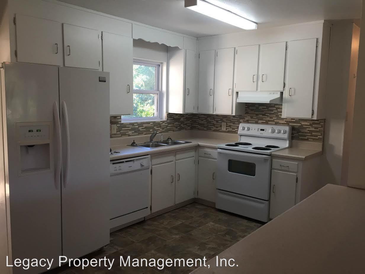 3380 Bluewater Dr - Photo 3 of 9