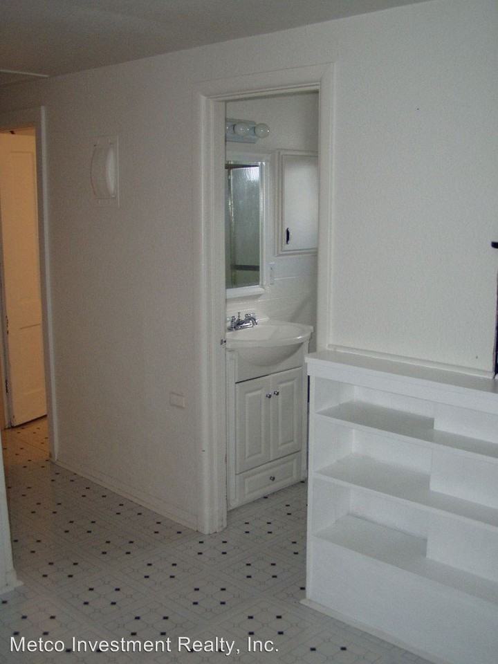 1105 E Van Buren Ave - Photo 3 of 7