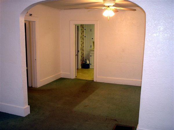 918 W A St - Photo 2 of 5