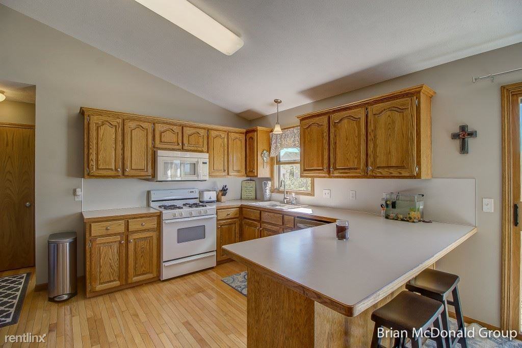 3746 Russell Dr - Photo 2 of 21