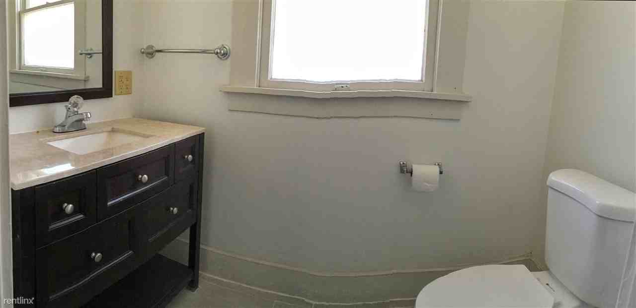 3301 Hueco Ave - Photo 3 of 10