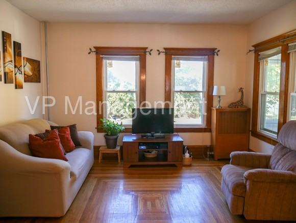 132 Windemere St - Photo 2 of 13