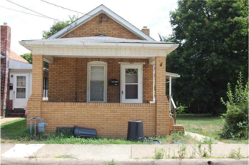 406 6th St - Photo 3 of 11