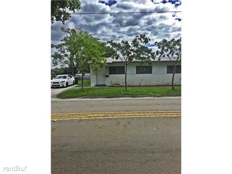 760 NW 4th St - Photo 2 of 8