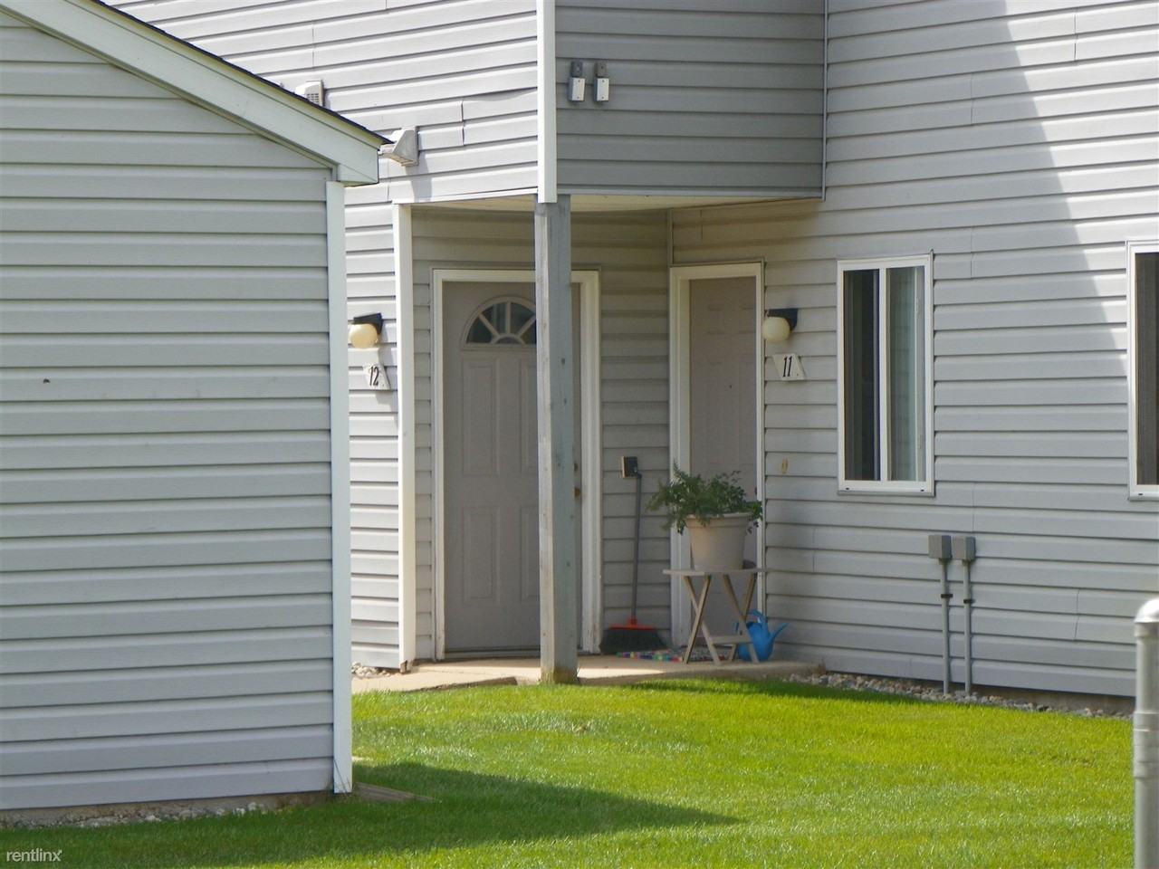 7360 Crystal Lake Dr - Photo 2 of 3