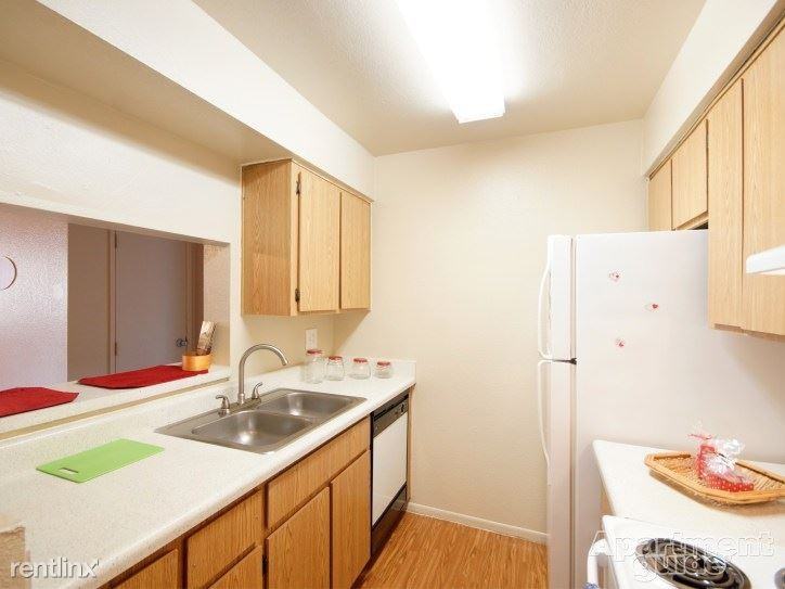 Summerhill Place - Photo 2 of 7