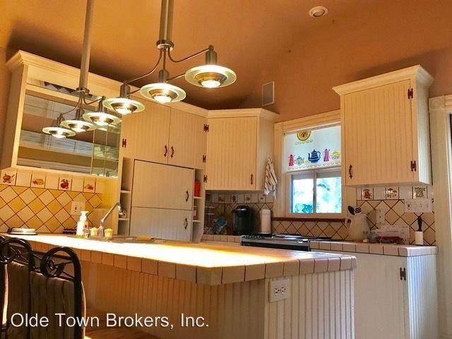 521 Lake Ave - Photo 3 of 8