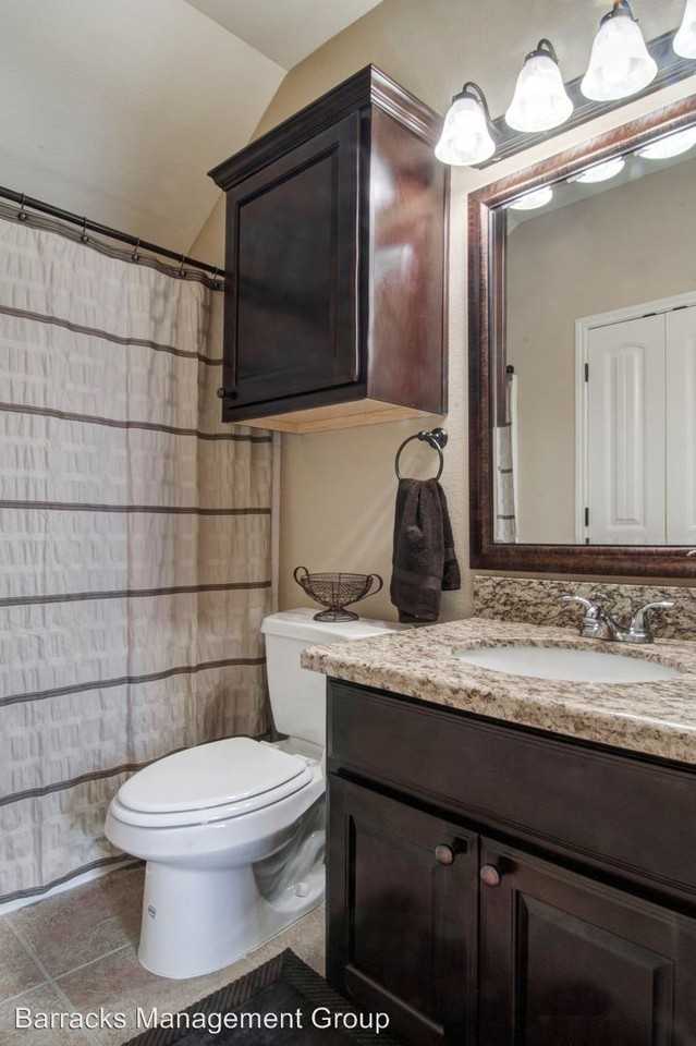 101 Deacon Dr - Photo 2 of 17