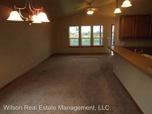 1927 Royal Palm Ave - Photo 2 of 11