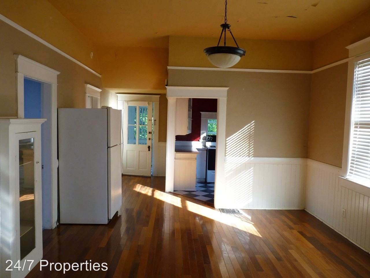 2535 SE Monroe St - Photo 2 of 7