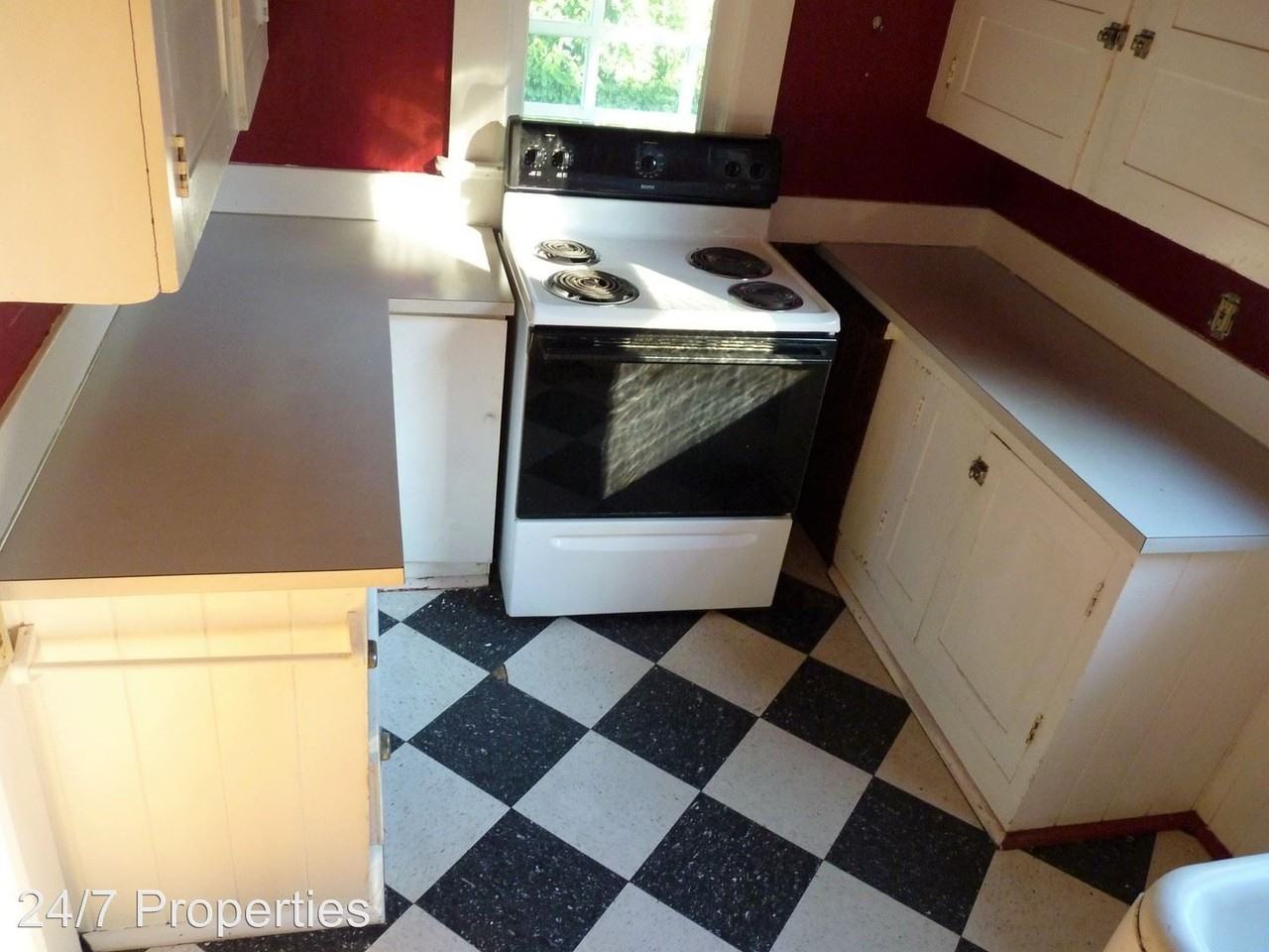 2535 SE Monroe St - Photo 3 of 7