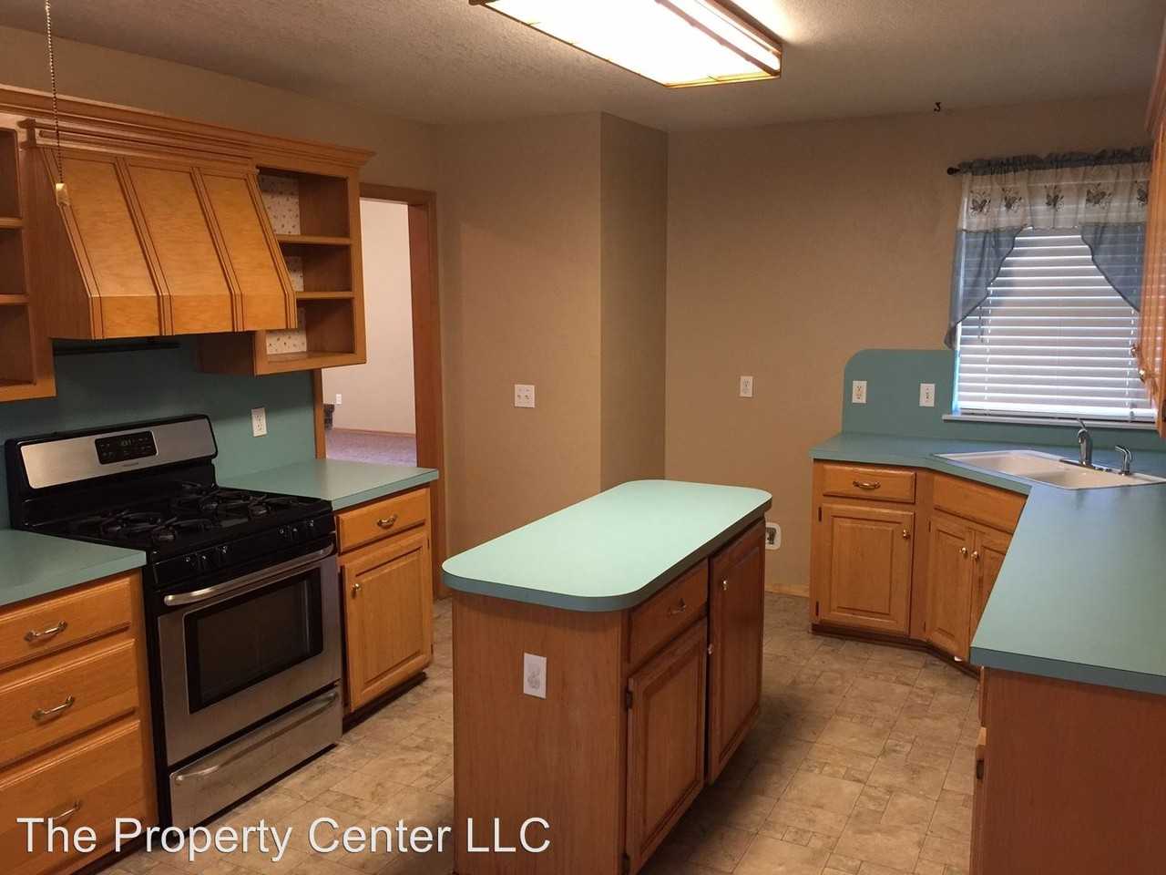 6016 SE 85th St - Photo 3 of 5