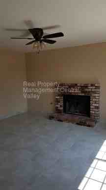 1086 Boxwood Way - Photo 3 of 11