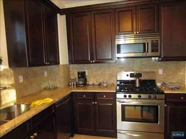 179 Livingston St #1stFL - Photo 3 of 3