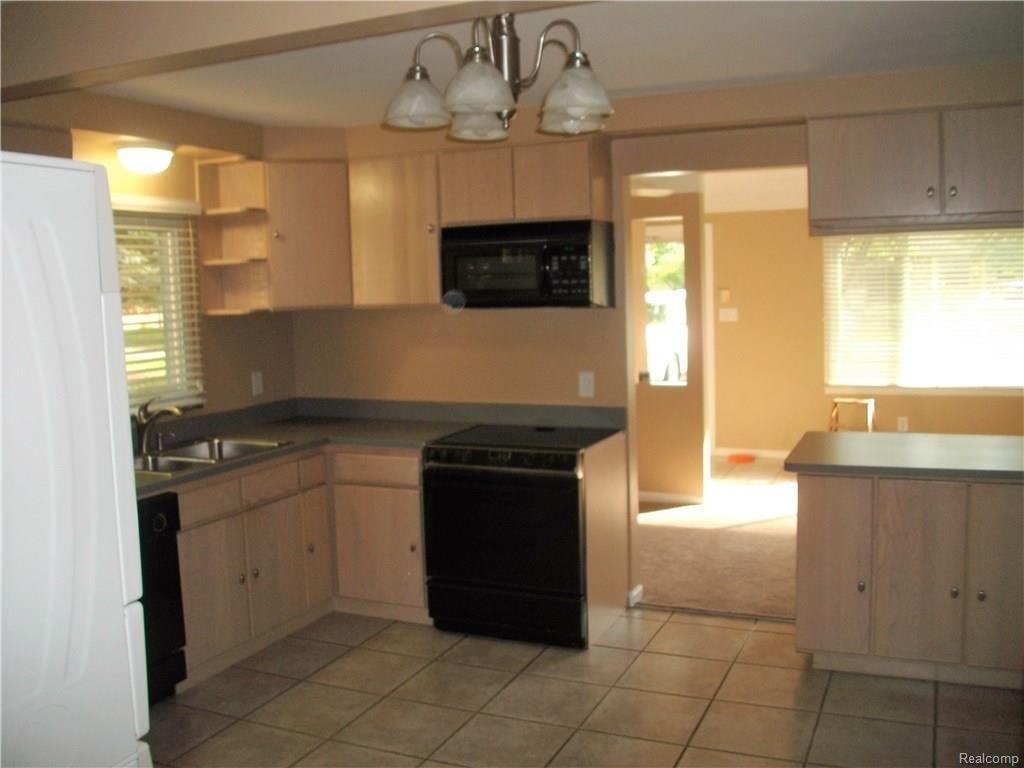 1408 Avondale - Photo 3 of 17