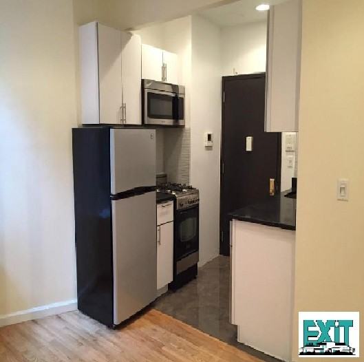 80 Pitt Street - Photo 3 of 4