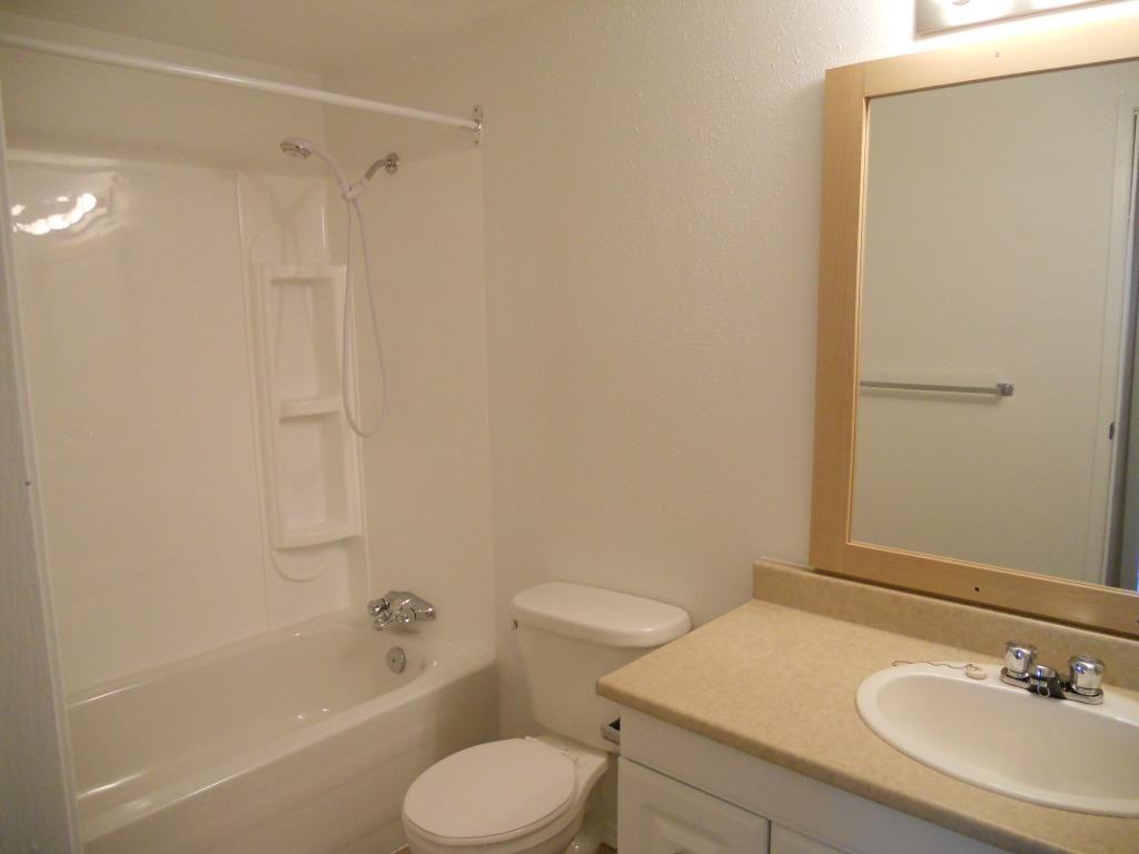 Hillside Manor - Photo 3 of 11