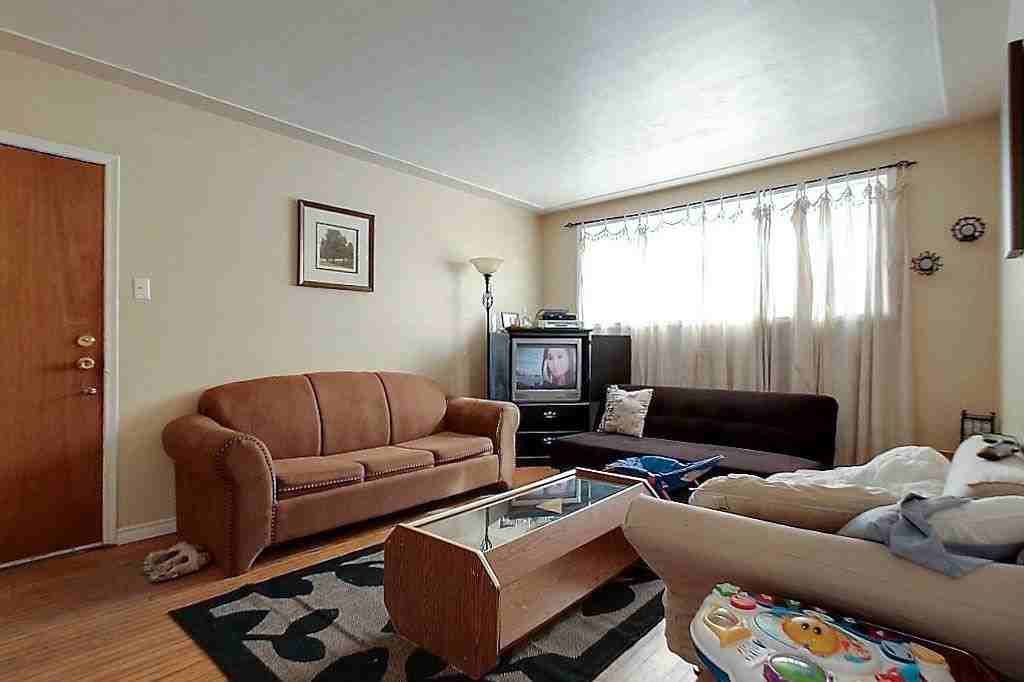 120 Clive - Photo 3 of 9