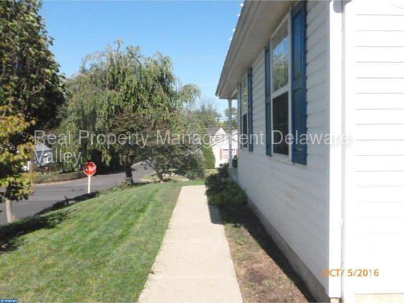 411 Castello Ave - Photo 2 of 25