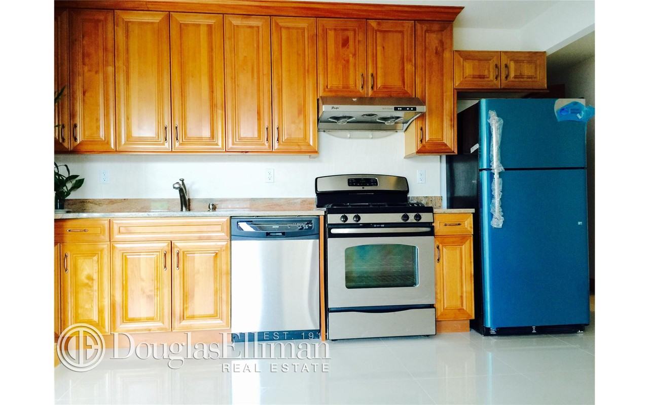 35-61 84th St #401 - Photo 2 of 10