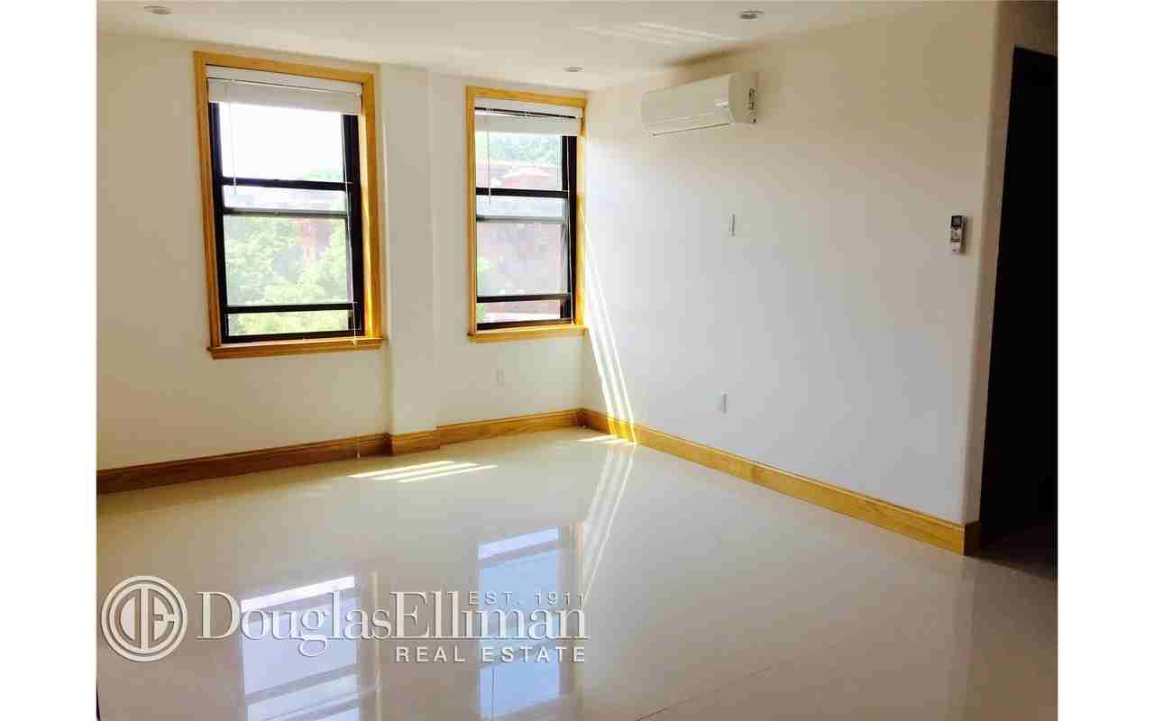 35-61 84th St #401 - Photo 3 of 10