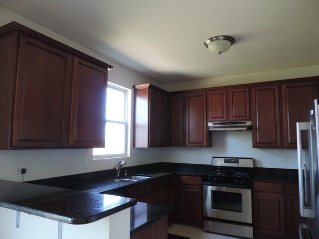 25142 Spring St - Photo 3 of 23