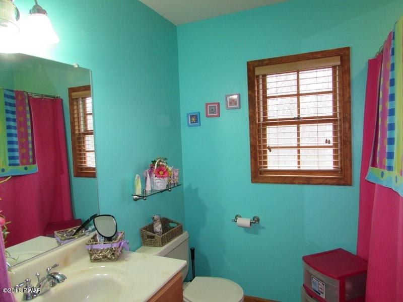 119 Pitch Pine Dr - Photo 3 of 32