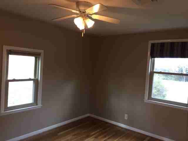 444 Lynn Dr - Photo 3 of 12