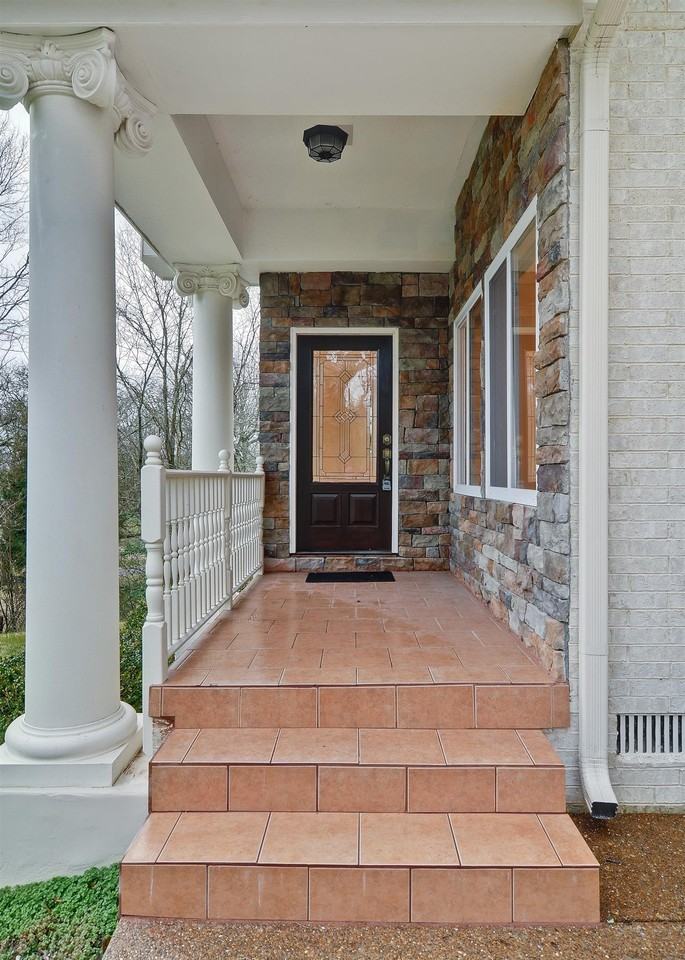 816 Summerly Dr - Photo 3 of 29