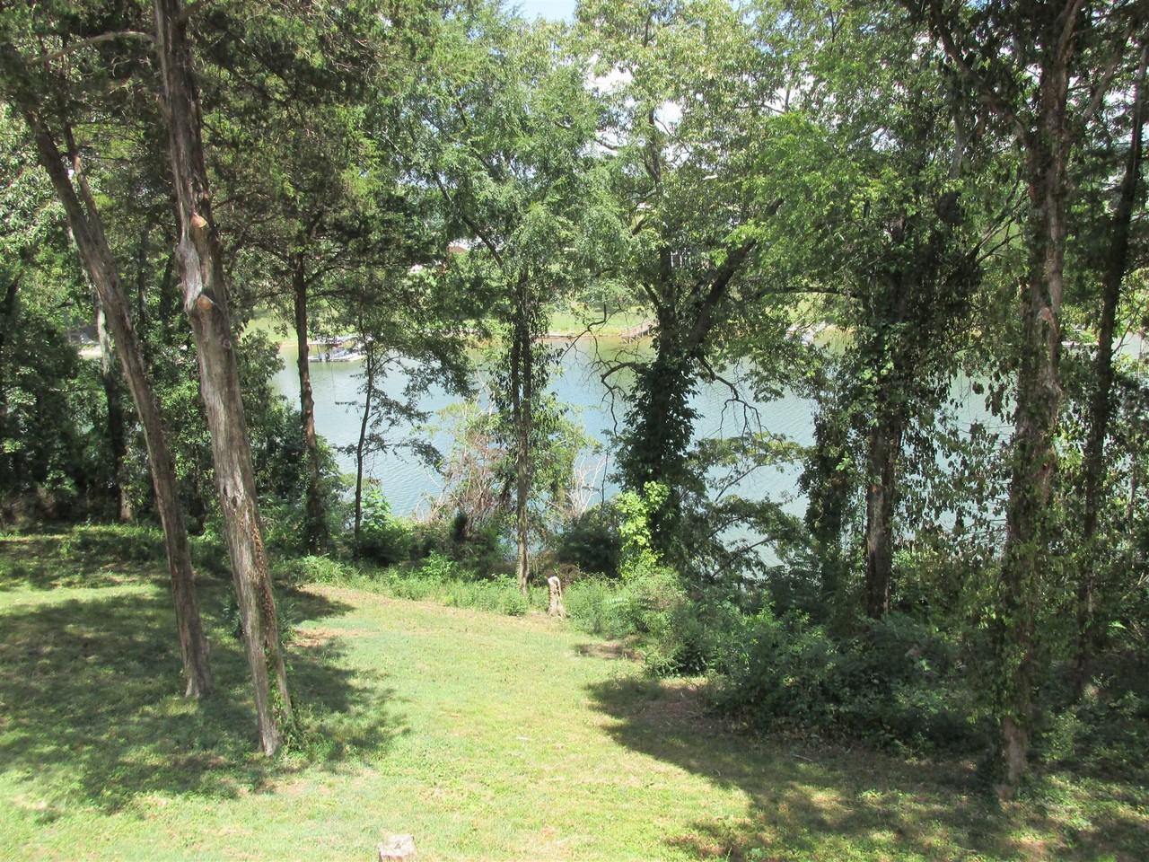 604 N Porter St - Photo 2 of 5