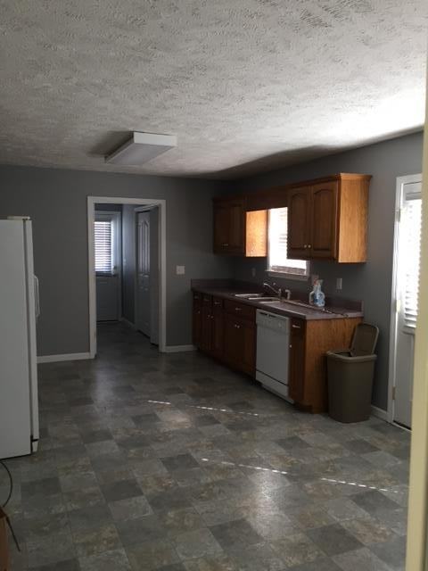 360 Hillcrest Rd - Photo 3 of 13