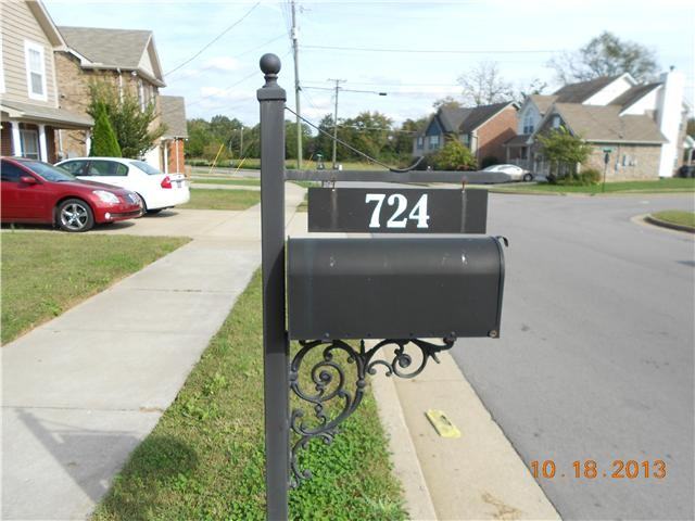 724 Pin Oak Dr - Photo 3 of 12