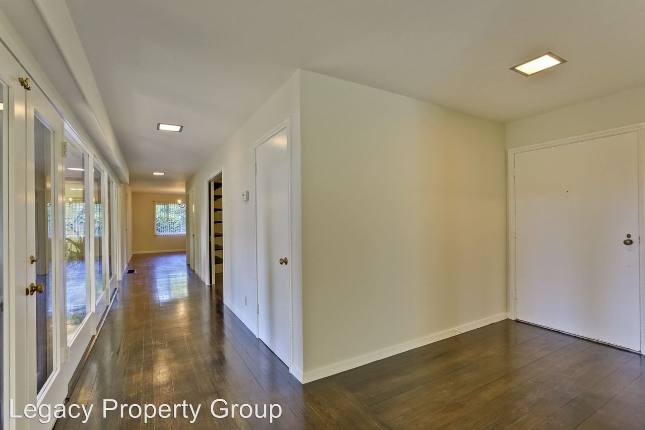 530 Jefferson Dr - Photo 3 of 34