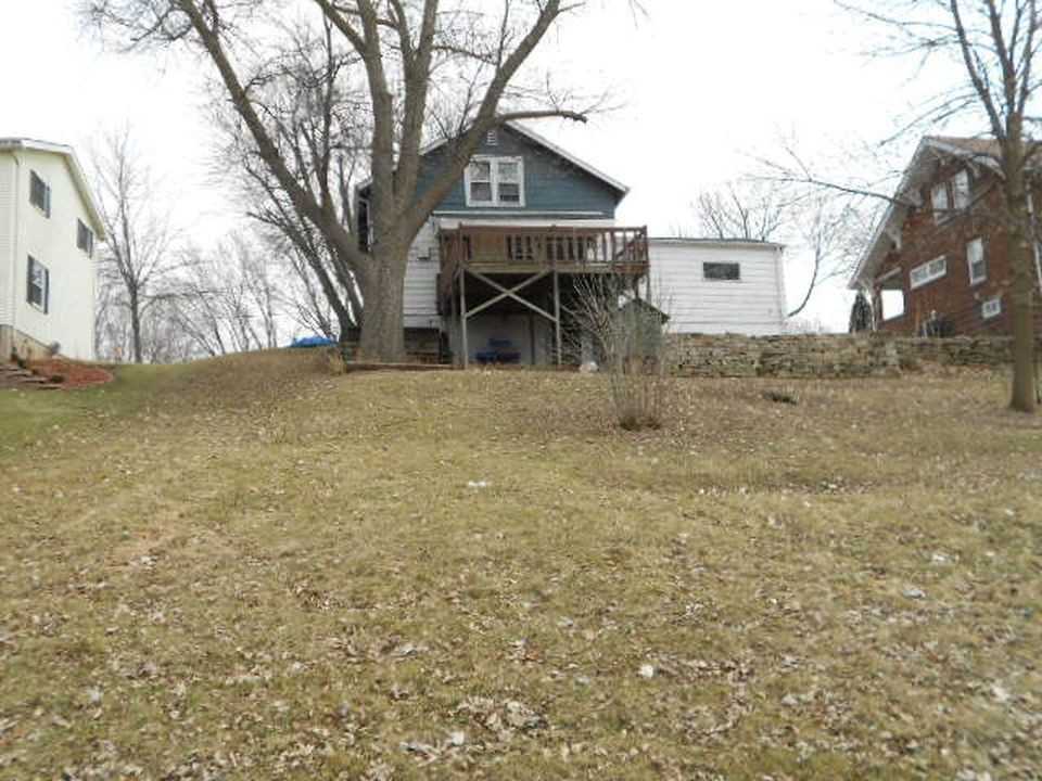 211 Taylor St - Photo 3 of 10