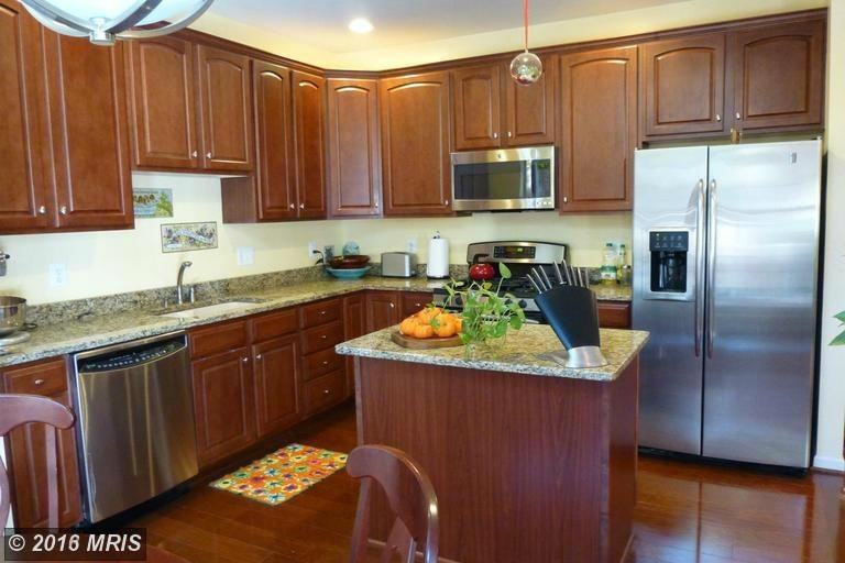 19584 Aspendale Square - Photo 2 of 9