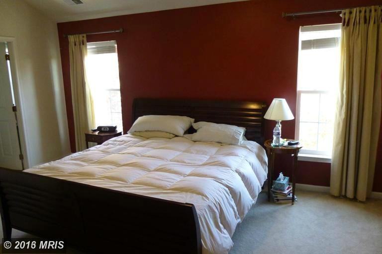 19584 Aspendale Square - Photo 3 of 9